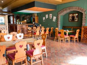 מסעדה או מקום אחר לאכול בו ב-DORMERO Hotel Stuttgart