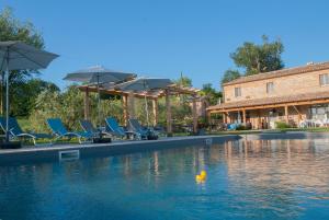 Bazén v ubytování Biancopecora nebo v jeho okolí