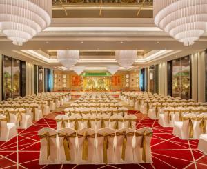 Restaurace v ubytování The Residency Towers Coimbatore + 37 fotografií
