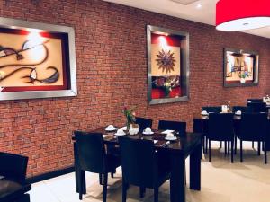 Restoran atau tempat lain untuk makan di McGettigans Hotel