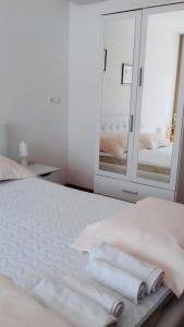 Postel nebo postele na pokoji v ubytování Apartment Zvečaj
