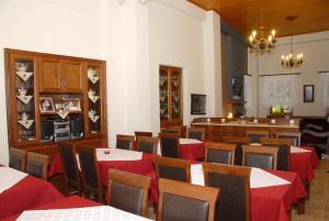 A seating area at Hotel Filoxenia