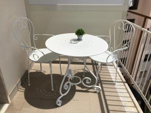 A balcony or terrace at B&B Pompei Passion