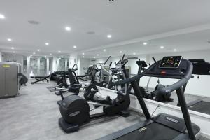 Фитнес-центр и/или тренажеры в Mar Azul Pur Estil Hotel & Spa