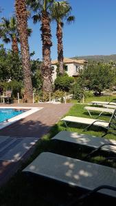 Bazén v ubytovaní Castello Bellos Villas alebo v jeho blízkosti