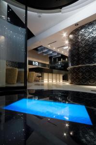 Bazén v ubytování Hotel Ženeva Lux nebo v jeho okolí