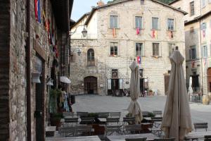 Foto dalla galleria di La Sosta Navarra Bed & Beer a Gubbio