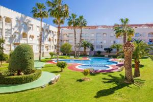 The swimming pool at or close to Espanatour Dolores