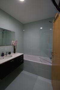 Kylpyhuone majoituspaikassa Monte da Eira