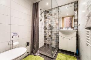 Kúpeľňa v ubytovaní BpR Little Attractico Apartment + 20 fotografií