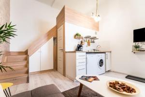 Kuchyňa alebo kuchynka v ubytovaní BpR Little Attractico Apartment
