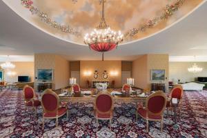 Quba Palace Hotel & Golf Resort的休息区