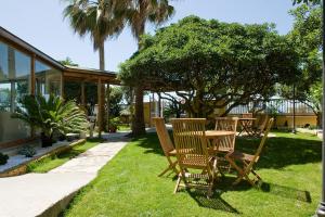 A garden outside Dipendenza Hotel Bellavista