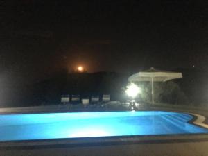 Piscina di Villa Sourouko o nelle vicinanze