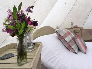 Cefn Crib Glamping客房内的一张或多张床位