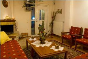 Áyios Nikólaos的住宿－斯皮蒂迪斯帕瑞斯公寓，相簿中的一張相片