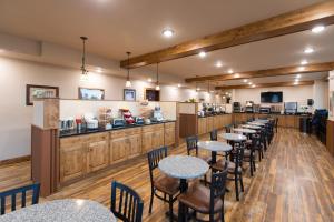 Gallery image of Crosswinds Inn in West Yellowstone