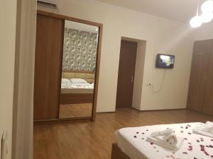 Giường trong phòng chung tại White House in Kakheti Eniseli