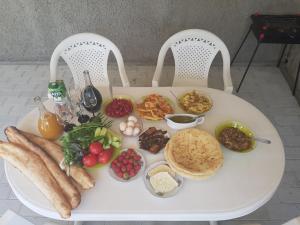 Đồ ăn tại/gần quán trọ