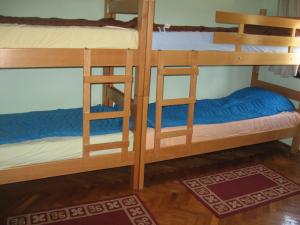 Hostel Trajan客房内的一张或多张床位