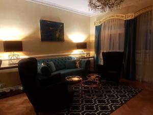 Część wypoczynkowa w obiekcie GoldStar Luxury Old Town Krakow Apartment