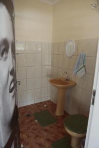 Salle de bains dans l'établissement Chácara Refúgio