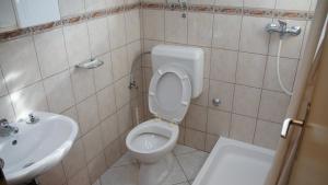 Koupelna v ubytování Apartmani Šipić , Bilo - Primošten