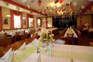 מסעדה או מקום אחר לאכול בו ב-Hirmonshof