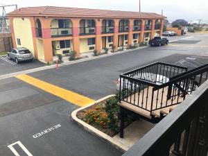 La Mirage Inn LAX Airport