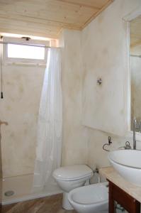 A bathroom at Andrea E Valentina