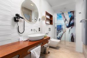 Kúpeľňa v ubytovaní Hotel Faleza - z widokiem na morze