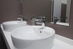 Malaga Stop Hostel AB的一间浴室