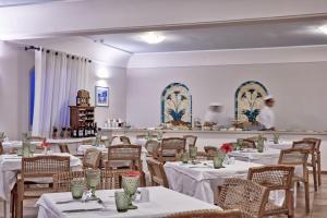 Restaurace v ubytování Santo Miramare Beach Resort