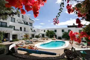 The swimming pool at or close to HG Lomo Blanco