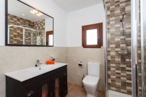 A bathroom at Sa Volta Nova
