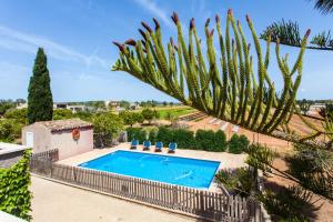 The swimming pool at or close to Sa Volta Nova
