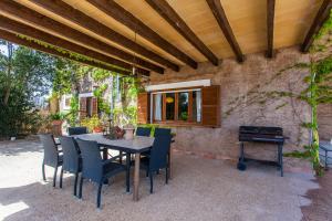 A patio or other outdoor area at Sa Volta Nova