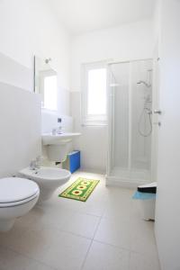 A bathroom at Apartment Lake Maggiore - ITALIA