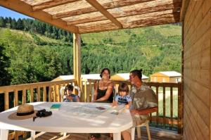 Επισκέπτες που μένουν στο VVF Sud Aveyron +34 φωτογραφίες