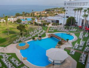 Pemandangan kolam renang di Leonardo Laura Beach & Splash Resort atau berdekatan