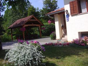 Vonkajšia záhrada v ubytovaní Guesthouse Hodak