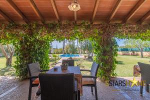 Ein Garten an der Unterkunft Can Picafort - 232562