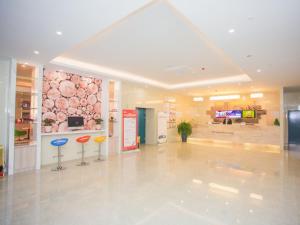 Lobbyen eller receptionen på GreenTree Inn Yangzhou Jiangdu Xiaoji Town South Zhongxing Road Express Hotel