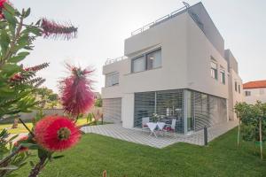 Zahrada ubytování CAISA- luxury apartment 20 m from the sea