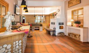 Posezení v ubytování Der Tröpolacherhof Hotel & Restaurant