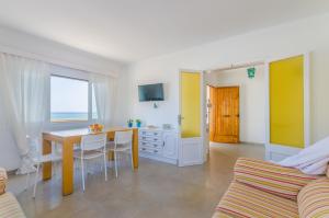 Μια τηλεόραση ή/και κέντρο ψυχαγωγίας στο Porta De La Mar