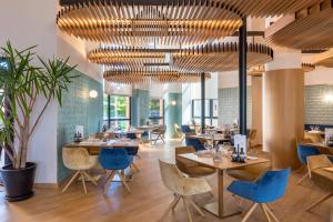 Restaurace v ubytování Barceló Cáceres V Centenario + 37 fotografií