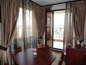 A seating area at Favorit Hotel