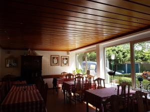 Restaurace v ubytování Forellenhof-Waldhölzbach
