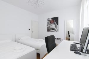 A bed or beds in a room at Bella Vita Charming House